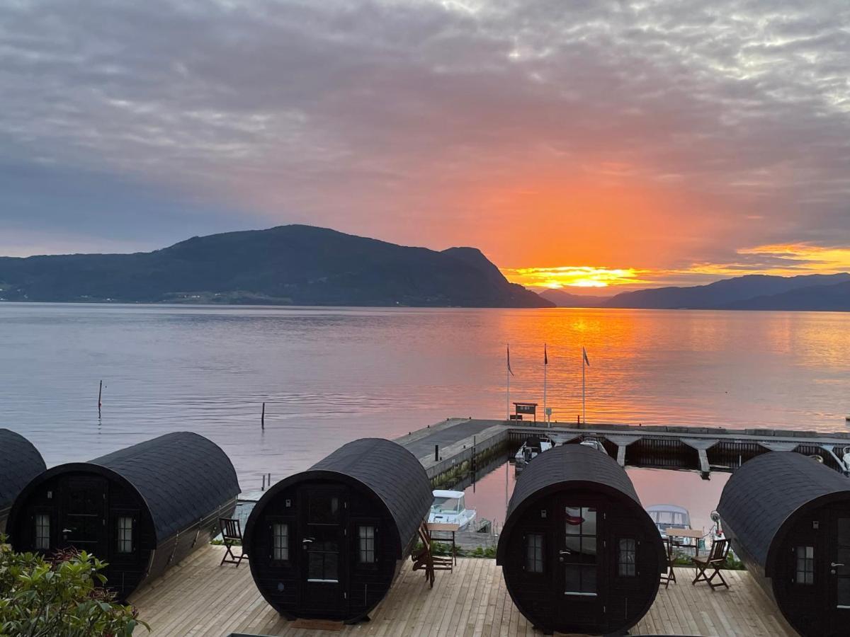 Smaken Av Ryfylke Event As Overnatting, Bygningen Drives Ikke Som Hotell Hjelmeland Buitenkant foto