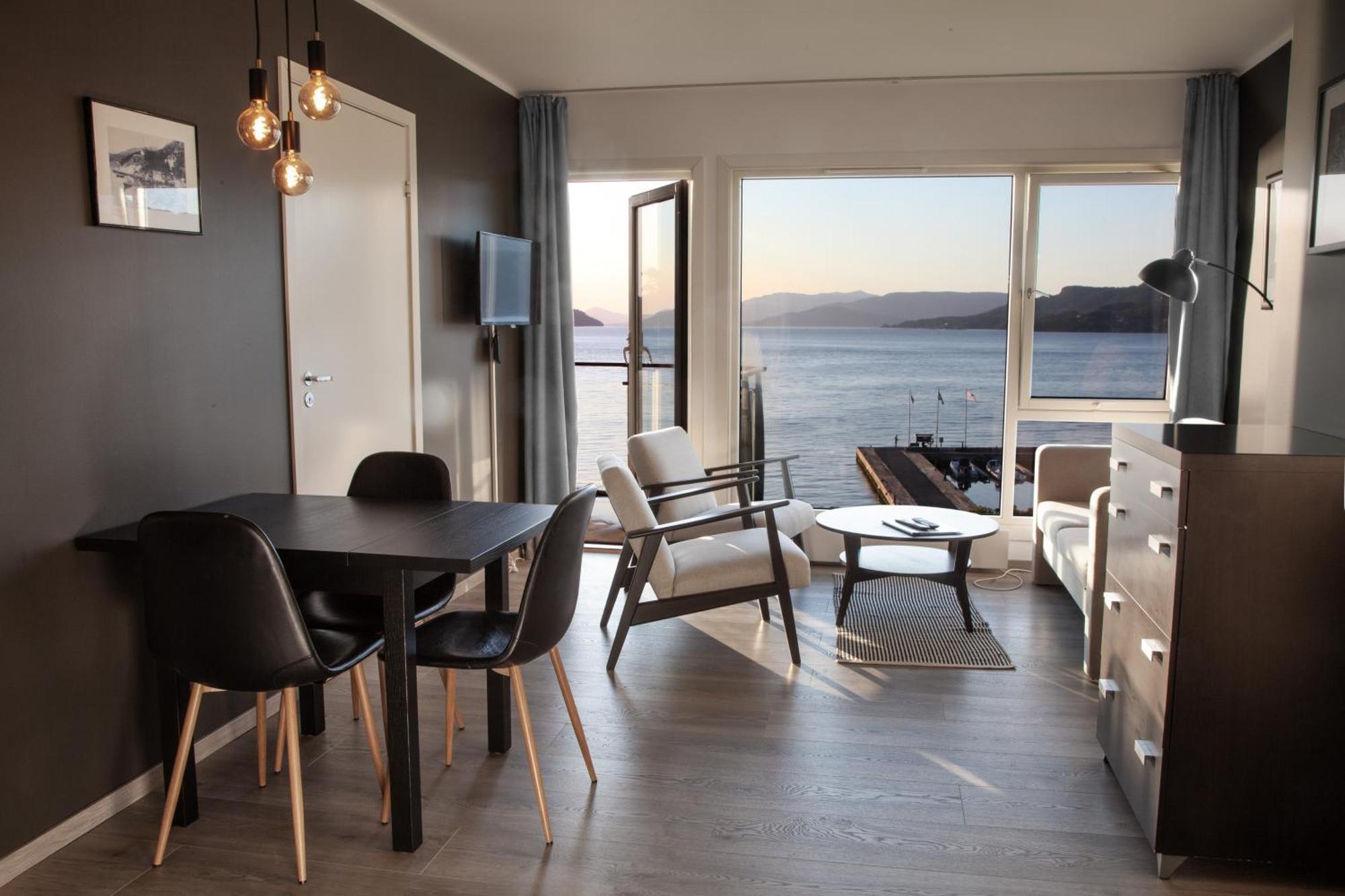 Smaken Av Ryfylke Event As Overnatting, Bygningen Drives Ikke Som Hotell Hjelmeland Buitenkant foto